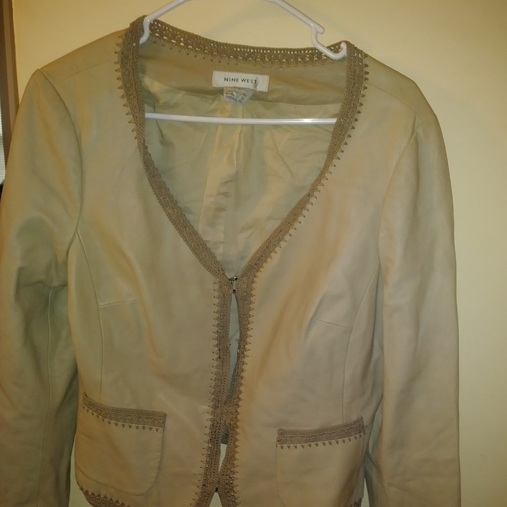White jacket - Picture 2 of 2